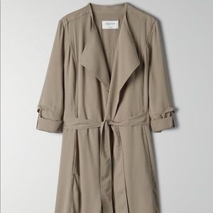 Aritizia Babaton Flowy Trench Coat